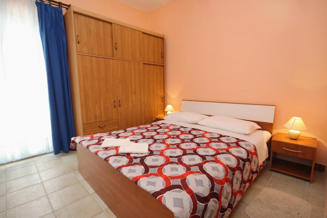 Family Friendly Seaside Apartments Vlasici, Pag - 4319 Kültér fotó