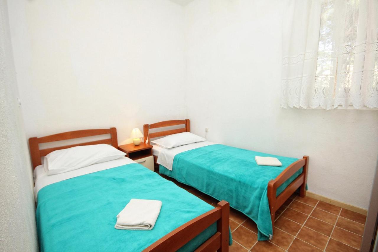 Family Friendly Seaside Apartments Vlasici, Pag - 4319 Kültér fotó