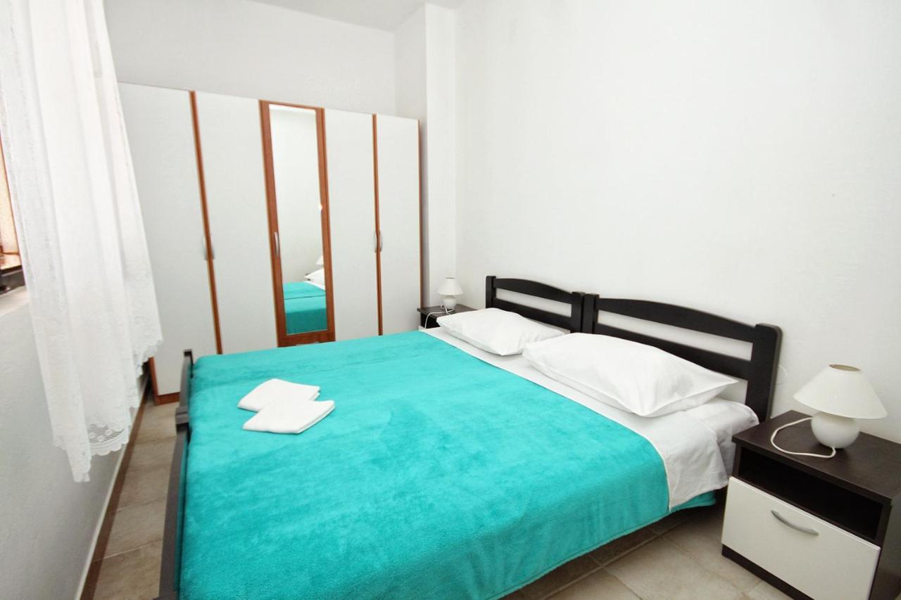 Family Friendly Seaside Apartments Vlasici, Pag - 4319 Kültér fotó