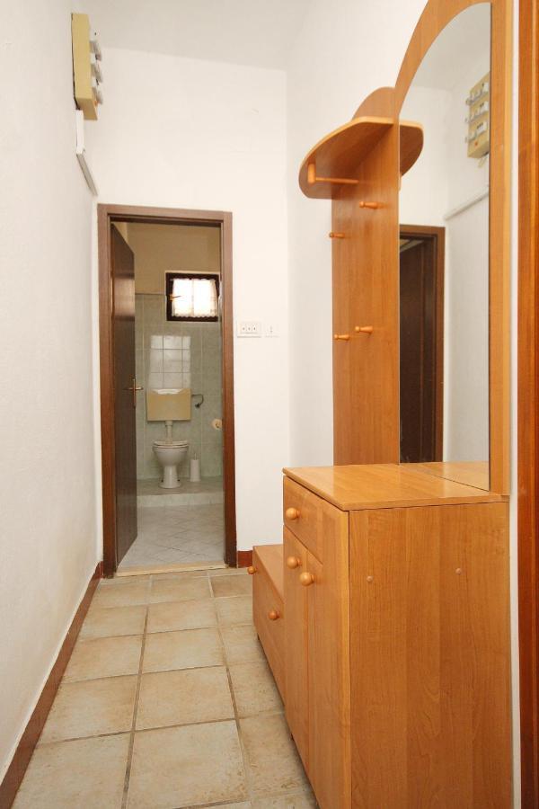 Family Friendly Seaside Apartments Vlasici, Pag - 4319 Kültér fotó