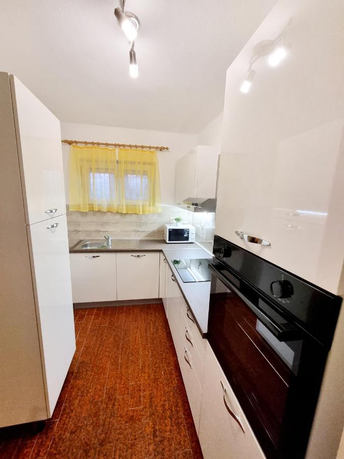 Family Friendly Seaside Apartments Vlasici, Pag - 4319 Kültér fotó
